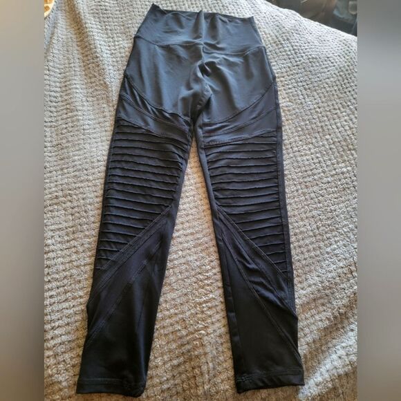 Aerie Black High-Waisted Leggings - Picture 1 of 9
